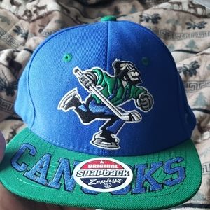 Vancouver Cannucks snapback vintage hat